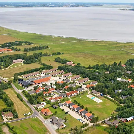 8 Person On A In Bl Vand Blåvand