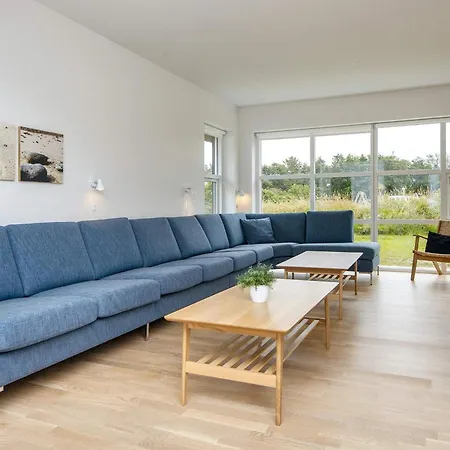 Ferienhaus 8 Person On A In Bl Vand Blåvand