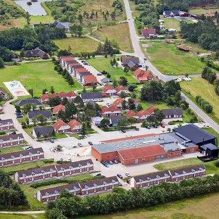 8 Person On A In Bl Vand Blåvand